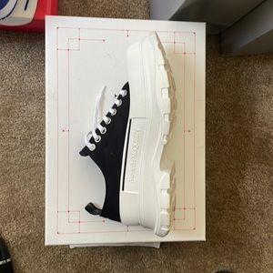 Alexander McQueens boots